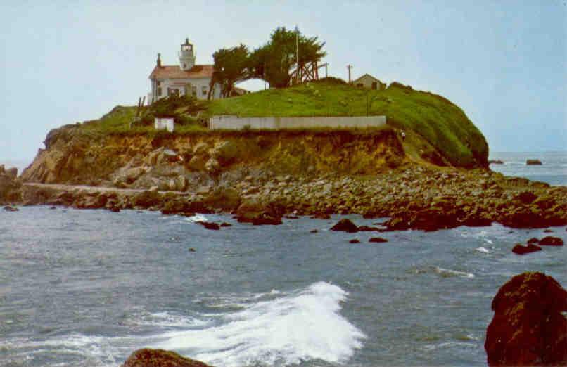 Crescent City, Light House