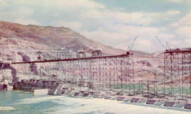 Grand Coulee Dam (Union Oil Company No. 36)