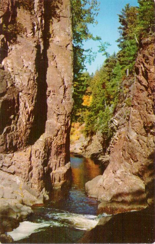 Mellen, Copper Falls State Park, The Bad River Gorge