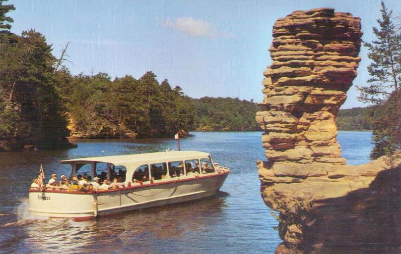 Wisconsin Dells, Upper Dells, At Chimney Rock