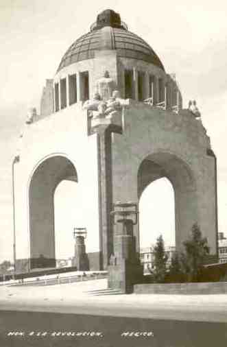 Mexico City, Monument a la Revolucion