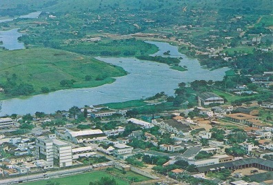 Itaperuna – RJ – Vista parcial da cidade e Rio Muriae
