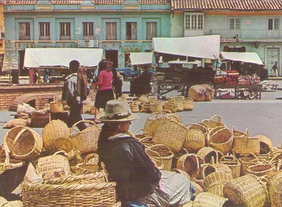 Chiquinquira, Sale of baskets on a market day