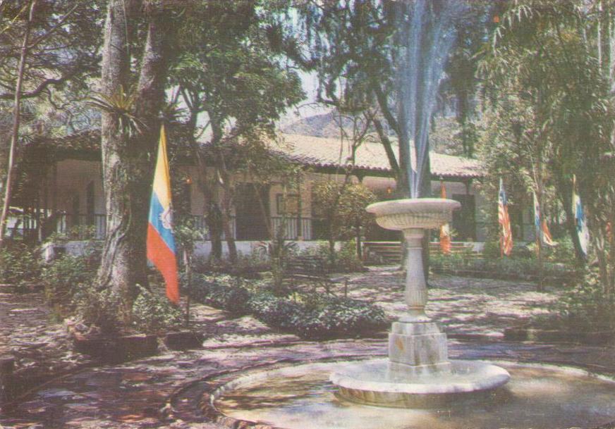 Bogota, Quinta de Bolivar, Pila colonial y patio interior