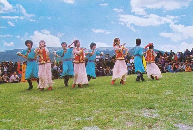 Xinjiang, Dancing in Sayram Lakeside