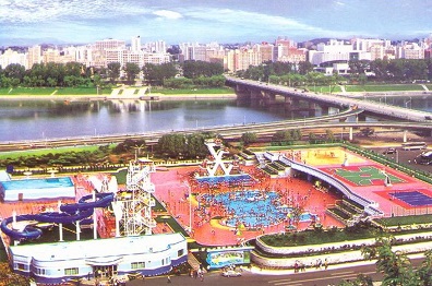 Pyongyang, swimming