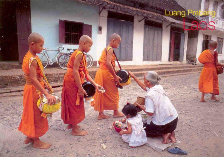 Luang Prabang, Offerings