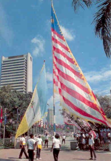 Balancing a huge flag (Malaysia)