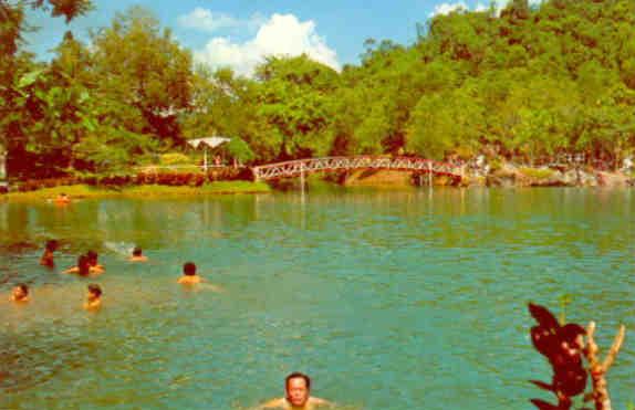 Kuching, Blue Lake