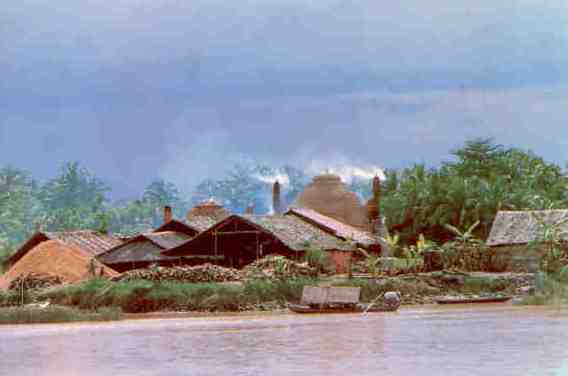 Phung Hiep River, lime kiln
