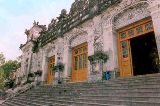 Temple Thien Dinh Cung (Hue, Vietnam)