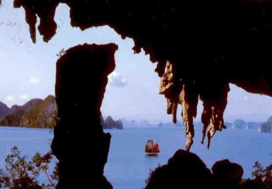 Ha Long Bay, Trinh Nu Cave
