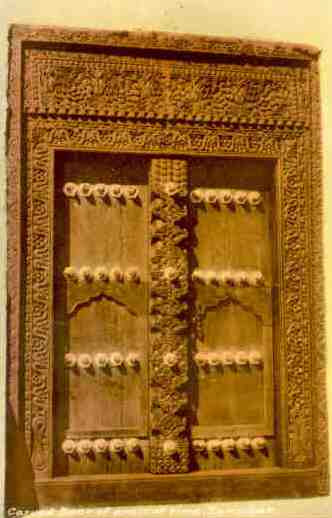 Zanzibar, carved door