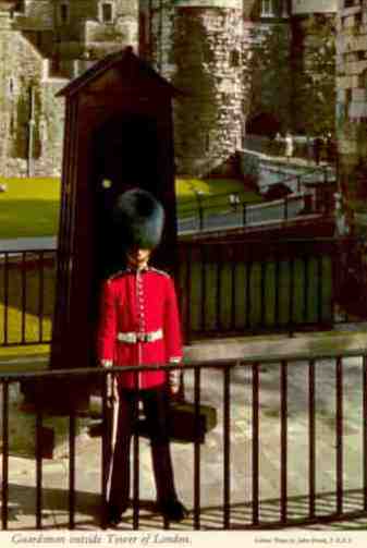 London, Guardsman outside Tower