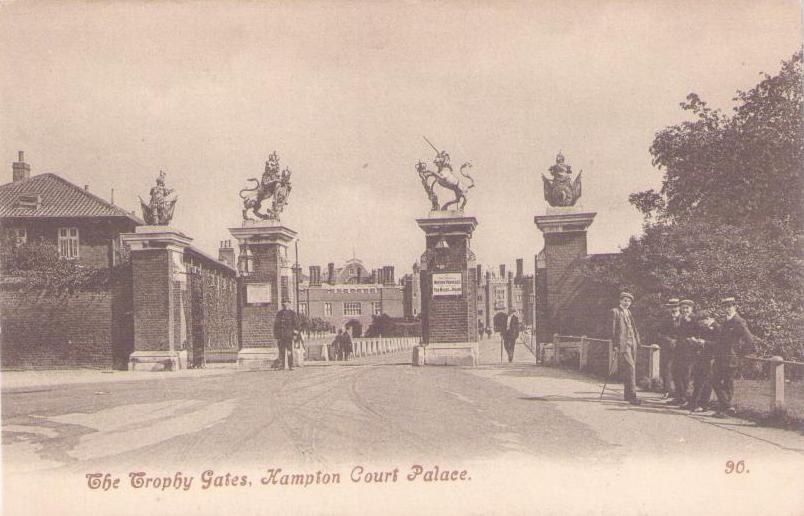 Hampton Court Palace, The Trophy Gates