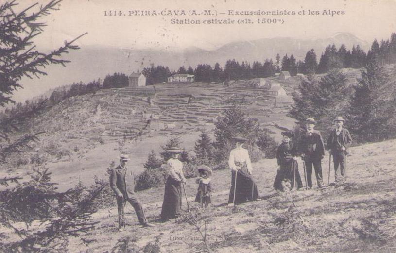 Peira-Cava – Excursionnistes et les Alpes Station estivale (alt. 1500m)