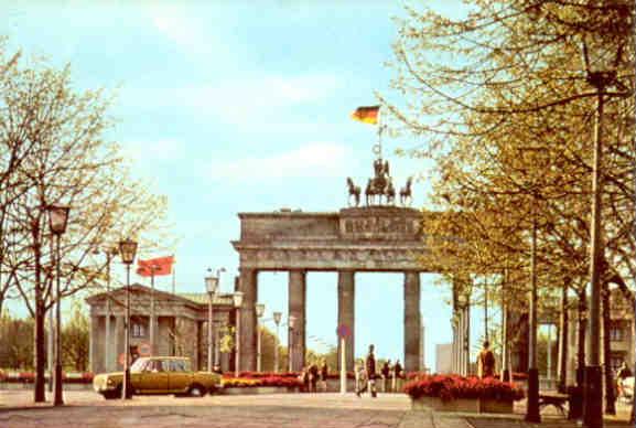 Berlin (East), Brandenburg Gate