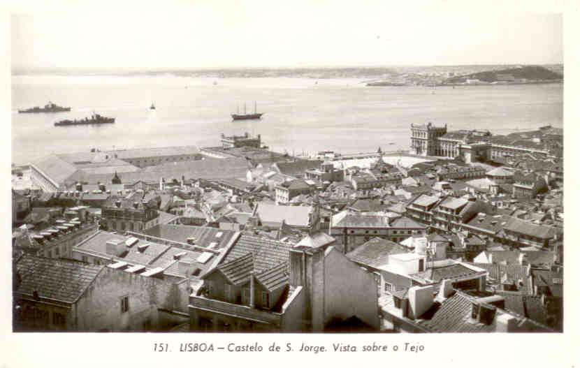 Lisboa – Castelo de S. Jorge.  Vista sobre o Tejo
