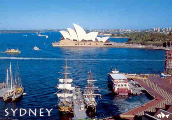 Sydney, Opera House and ships