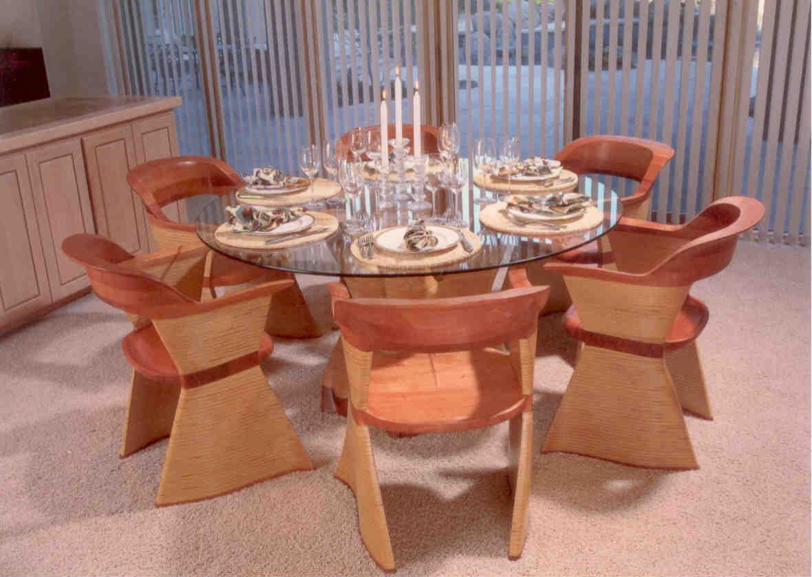 Kerry Vesper dining room set