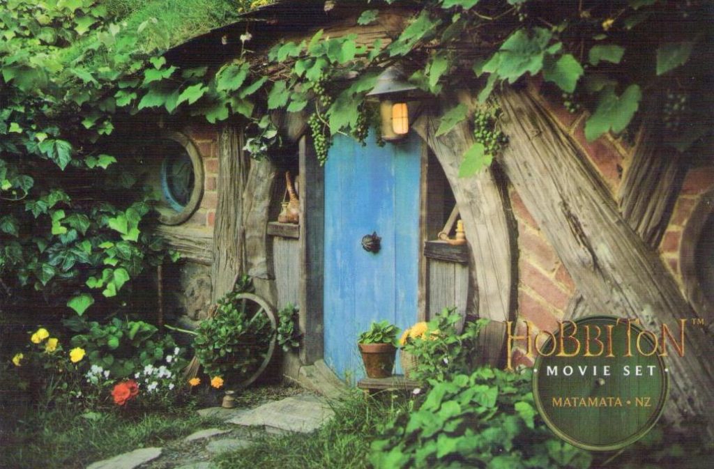 Hobbiton Movie Set, blue door, Matamata (New Zealand)