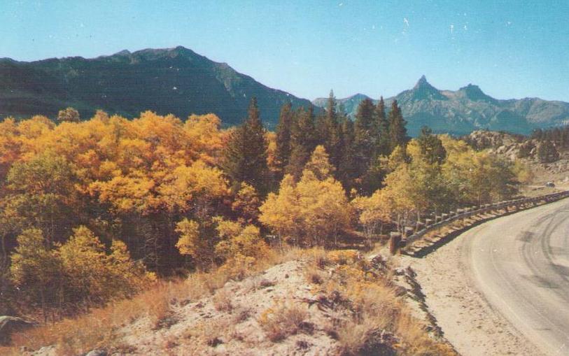 Pilot and Index Peaks, with aspen trees (Montana, USA)