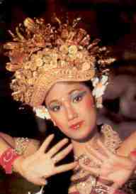 Jakarta Hilton, girl in Balinese costume (Indonesia)