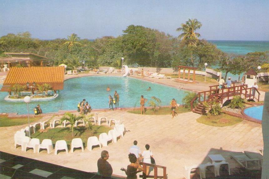 Holguin, Guardalavaca – Piscina Hotel Atalantico (sic) Norte (Cuba)