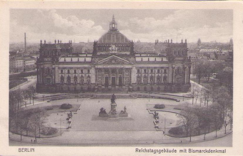 Berlin, Reichstagsgebaude mit Bismarckdenkmal