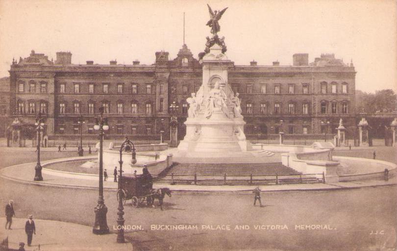 London, Buckingham Palace and Victoria Memorial