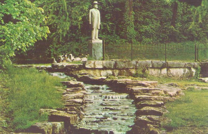 Lynchburg, Jack Daniel’s Statue and Spring (Tennessee, USA)