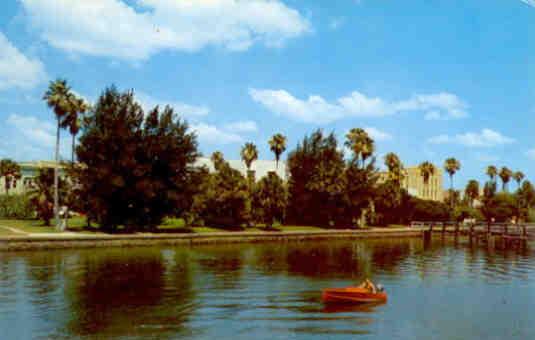 Small motorboat, Riverfront Park, Daytona Beach (Florida)