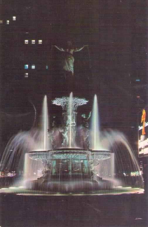Cincinnati, Fountain Square at Night (Ohio, USA)