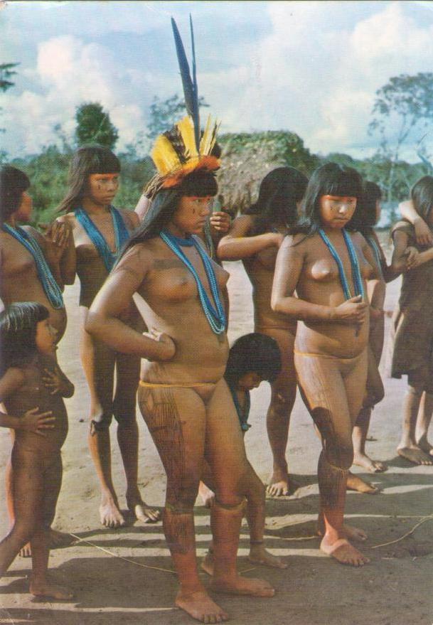 Native reserve of Xingu, Suia and Trumai women (Brazil)