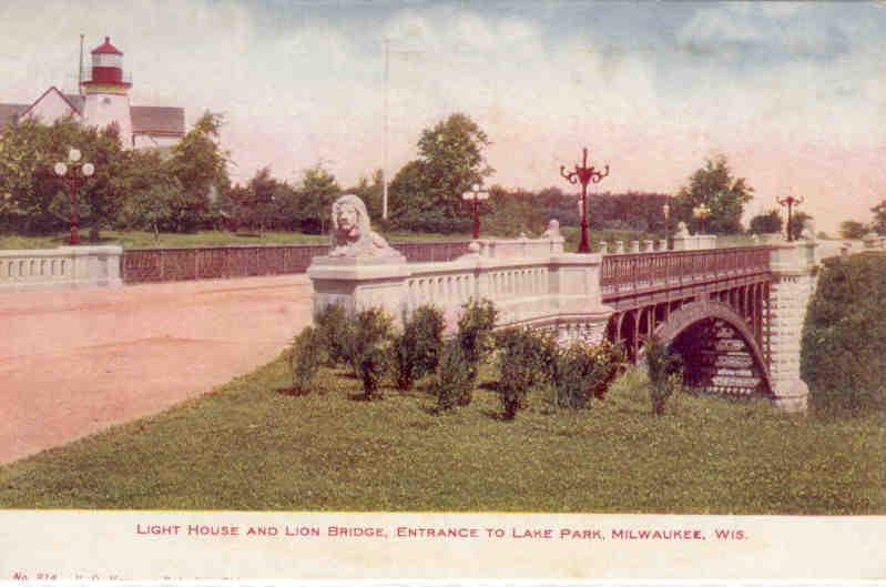 Milwaukee, Entrance to Lake Park, Light House and Lion Bridge (Wisconsin, USA)