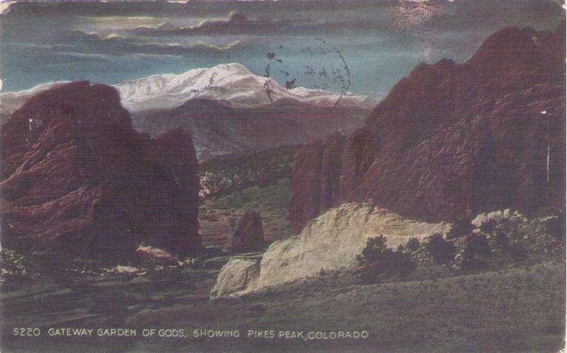 Gateway Garden of Gods, Showing Pikes Peak (Colorado, USA)