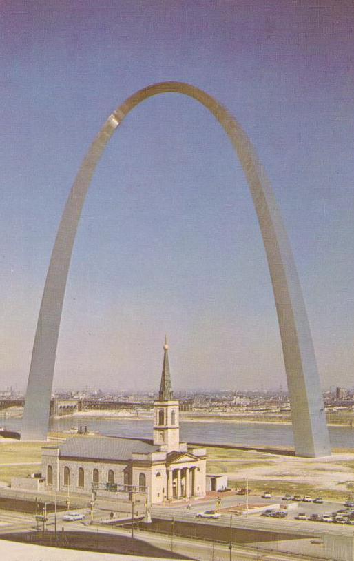 St. Louis, Gateway Arch and the Old Cathedral (Missouri, USA)