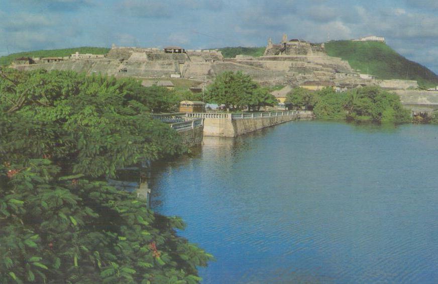 Cartagena, San Felipe Castle, in the background la Popa convent (Colombia)