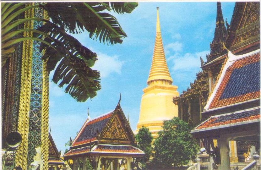 Bangkok, Wat Phra Keo, Main high CHEDEE (Thailand)
