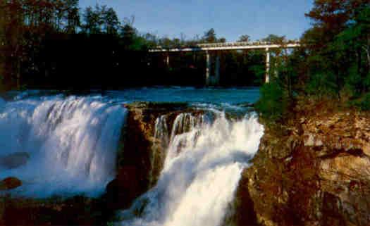 Natural waterfall in Little River Canyon (Alabama)