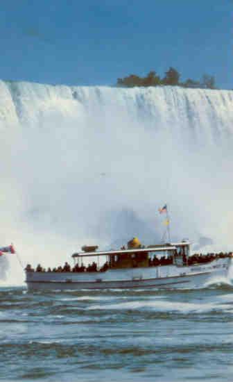 American Falls (Niagara Falls) and Maid of the Mist