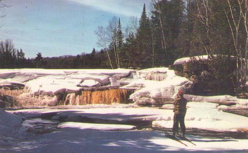 Lower Falls of the Tahquamenon River (Michigan, USA)