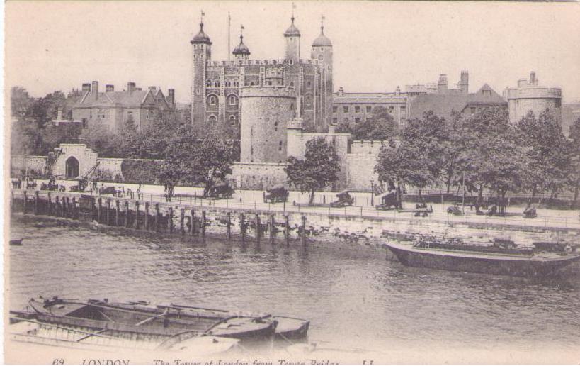 London, The Tower of London from Tower Bridge