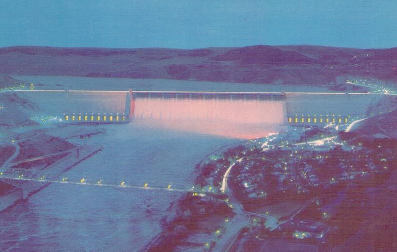 Grand Coulee Dam at night (Washington, USA)