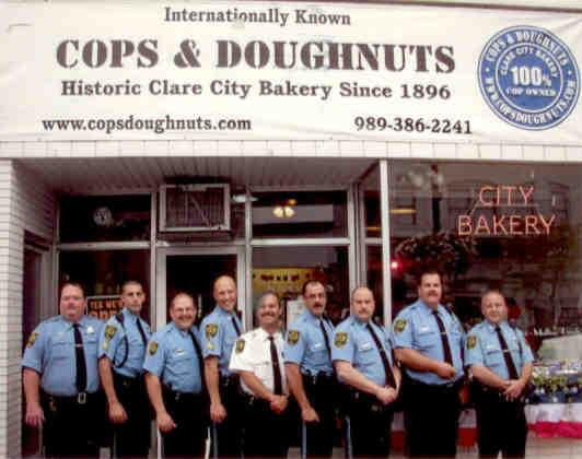 Cops & Dughnuts, Clare (Michigan, USA)