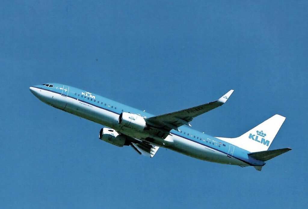 KLM B737-800