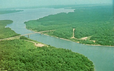 Canal Connecting Kentucky and Barkley Lakes