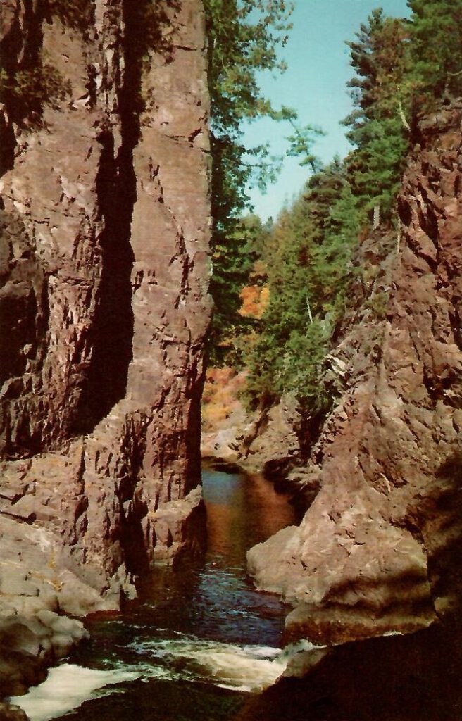 Mellen, Copper Falls State Park, The Bad River Gorge (Wisconsin, USA)