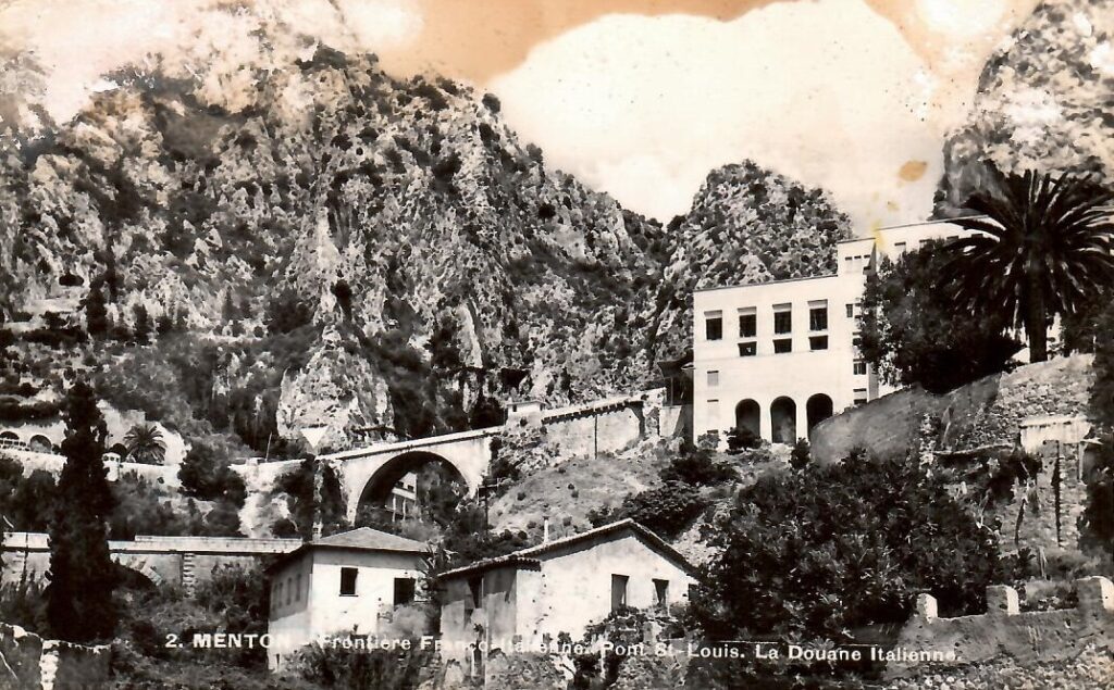 Menton, Frontiere Franco-Italienne.  Pont St. Louis. La Douane Italienne (France)