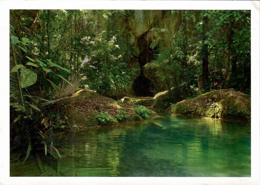 Cave of the Stone Sepulchre (Belize)